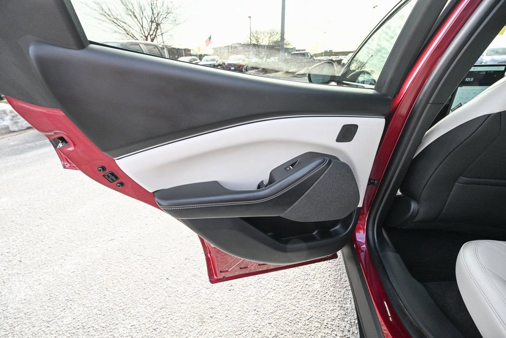 Certified 2025 Ford Mustang Mach-E Premium image 23