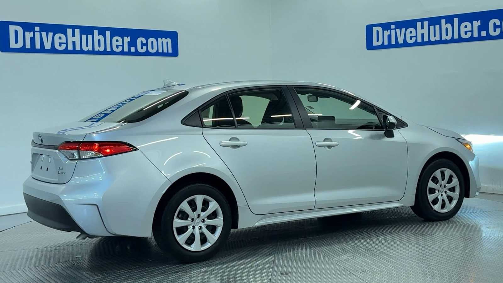 Used 2025 Toyota Corolla LE FWD image 8