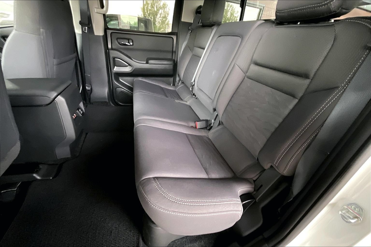 Used 2023 Nissan Frontier SV w/ SV Convenience Package AWD/4WD image 20