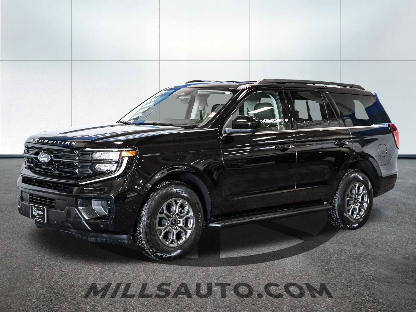 Certified 2025 Ford Expedition Active image 2