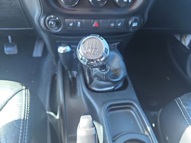 Used 2015 Jeep Wrangler Unlimited Sahara w/ Max Tow Package image 15