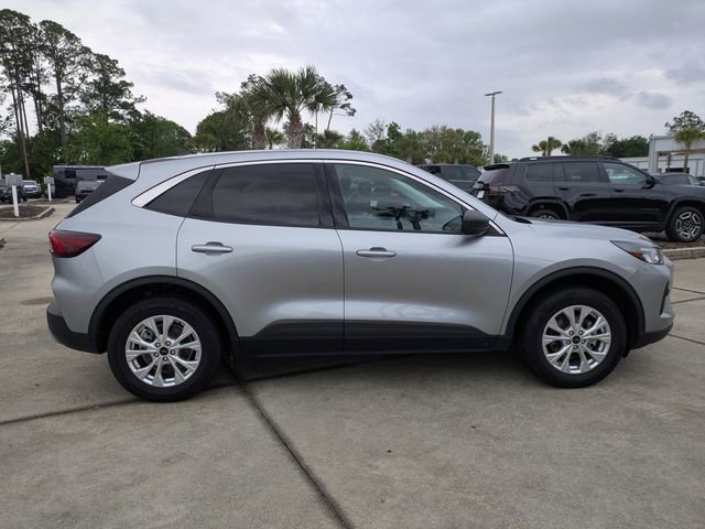 Used 2024 Ford Escape Active AWD/4WD image 3