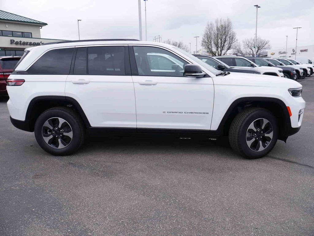 New 2025 Jeep Grand Cherokee Limited 4xe image 18