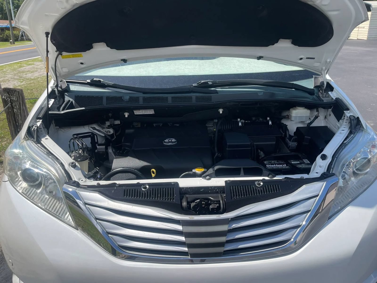 Used 2013 Toyota Sienna Limited w/ Advanced Technology Pkg FWD image 30