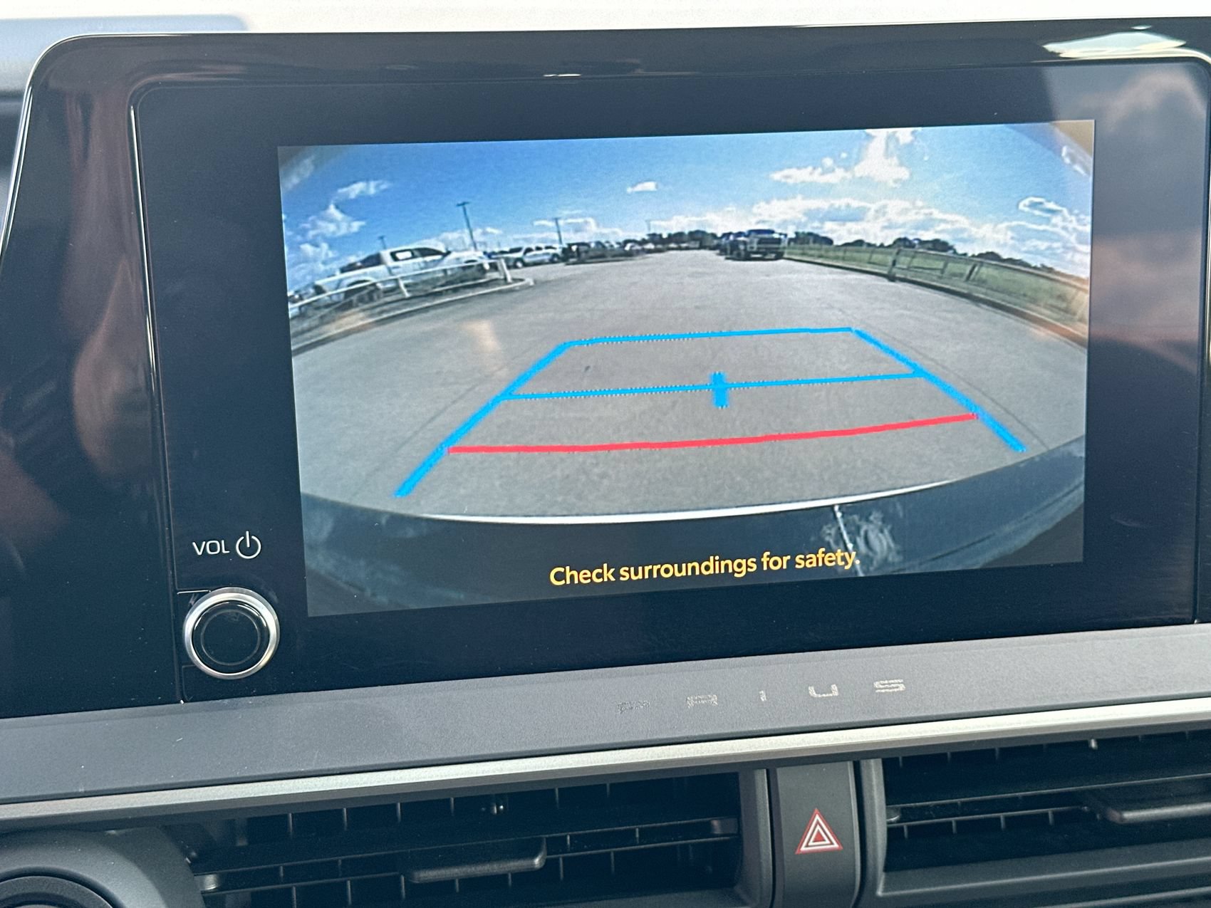 Used 2025 Toyota Prius LE FWD image 17