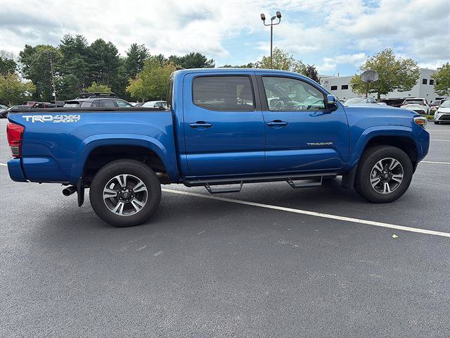Used 2016 Toyota Tacoma TRD Sport w/ Towing Package AWD/4WD image 9