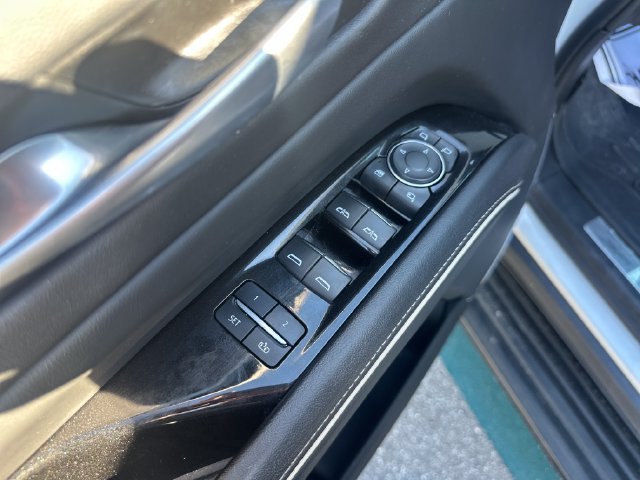 Certified 2023 Cadillac Escalade Premium Luxury RWD image 11