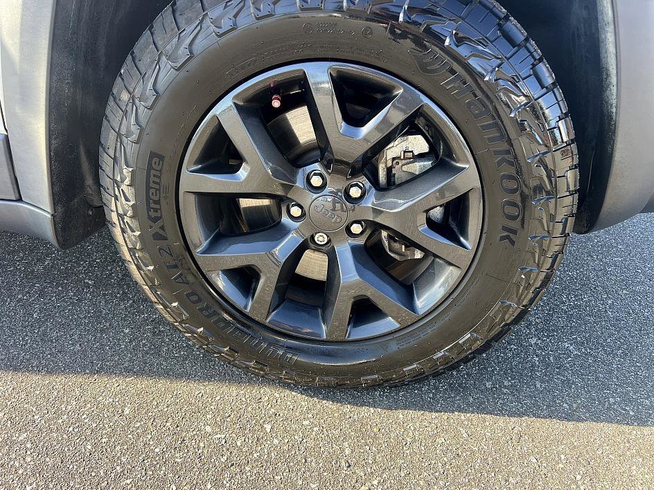 Used 2020 Jeep Cherokee Latitude image 12