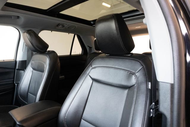 Used 2022 Ford Explorer Limited w/ Limited Technology Package AWD/4WD image 20