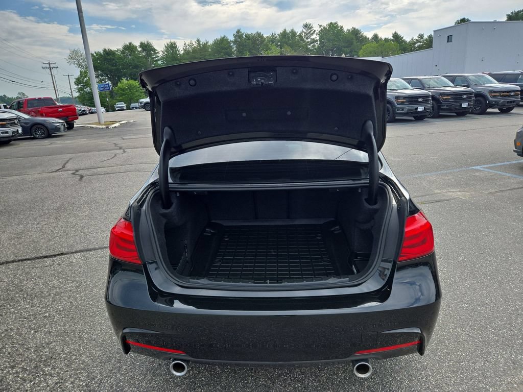 Used 2018 BMW 340i xDrive Sedan AWD/4WD image 3