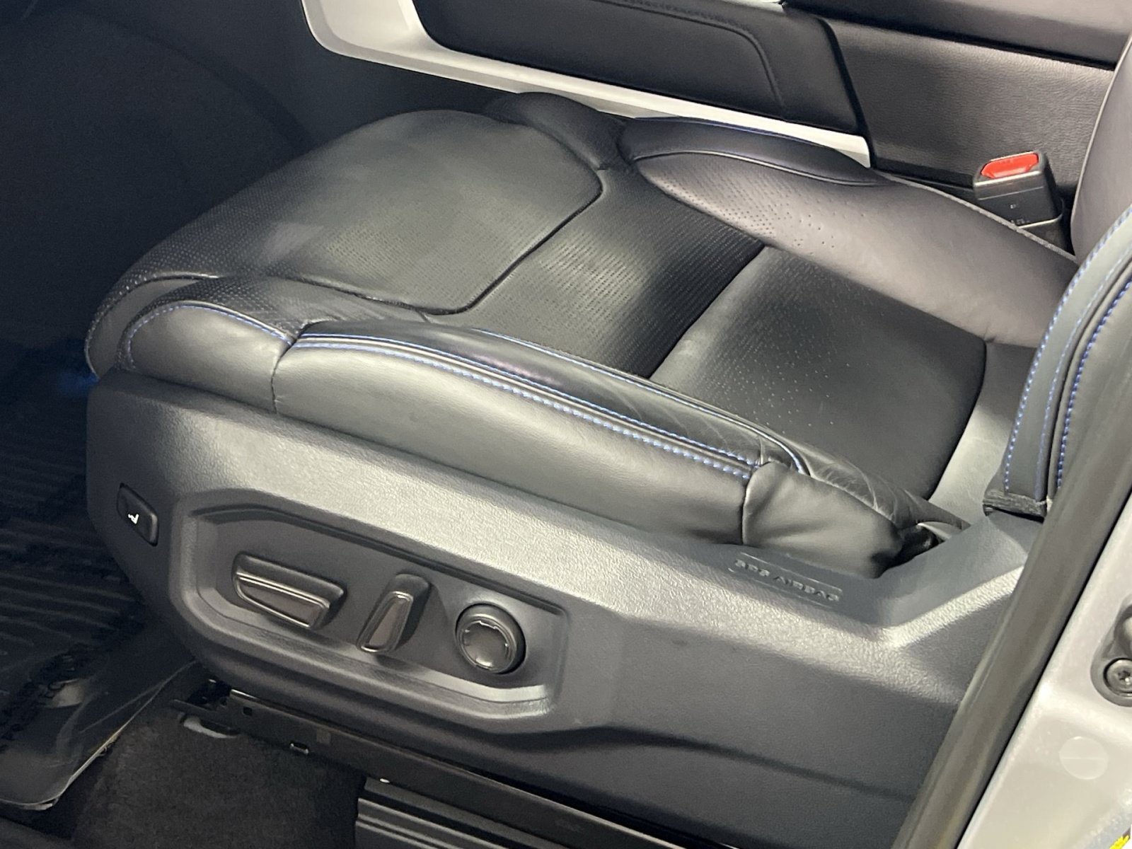 Used 2024 Toyota Tundra Platinum AWD/4WD image 15