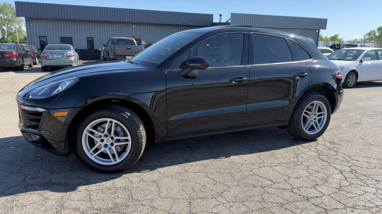 Used 2017 Porsche Macan AWD/4WD image 4