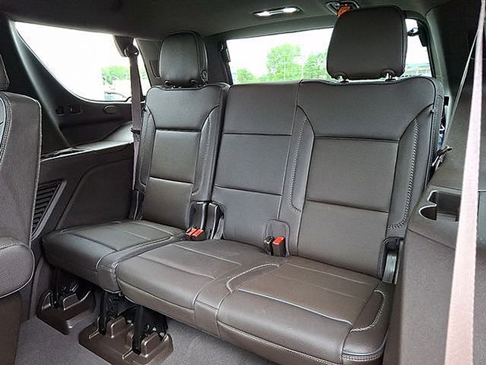 Used 2021 GMC Yukon Denali w/ Denali Ultimate Package AWD/4WD image 16