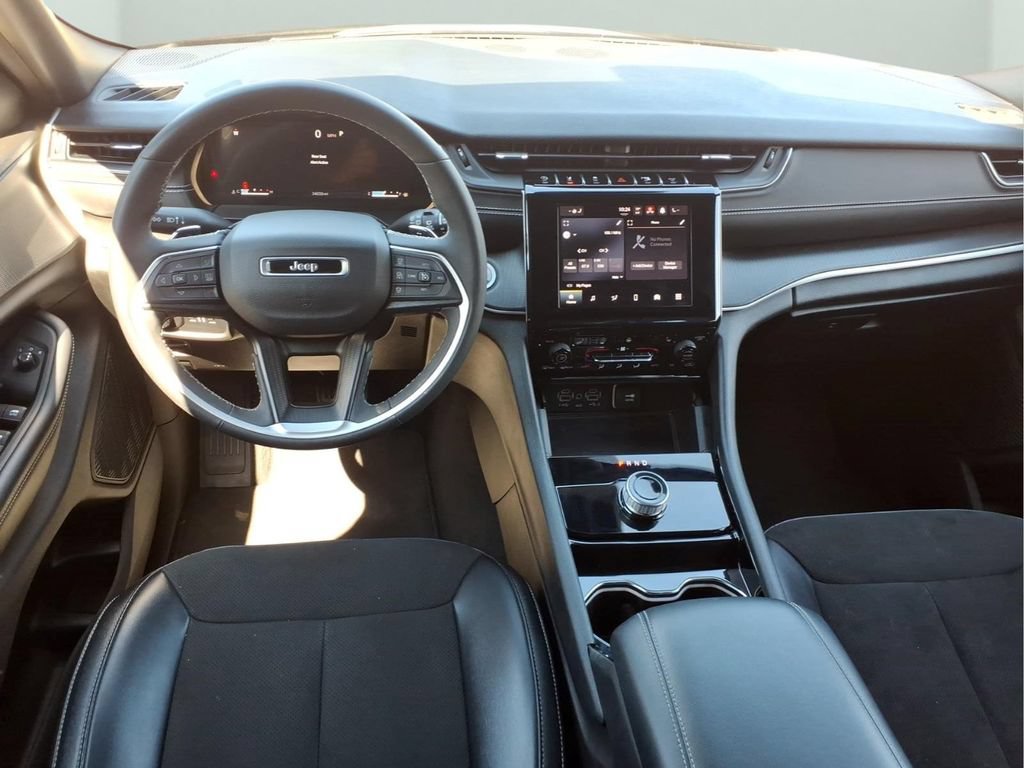 Used 2023 Jeep Grand Cherokee L Laredo AWD/4WD image 9
