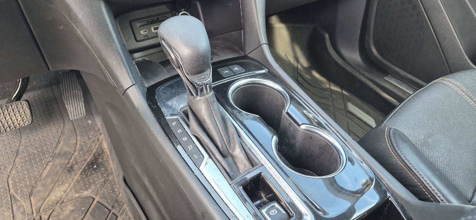 Used 2023 Chevrolet Equinox Premier image 10