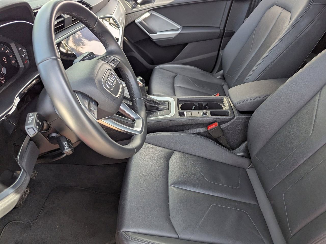 Used 2025 Audi Q3 2.0T Premium image 31