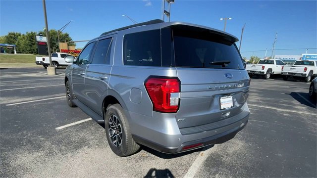 Used 2022 Ford Expedition XLT image 8