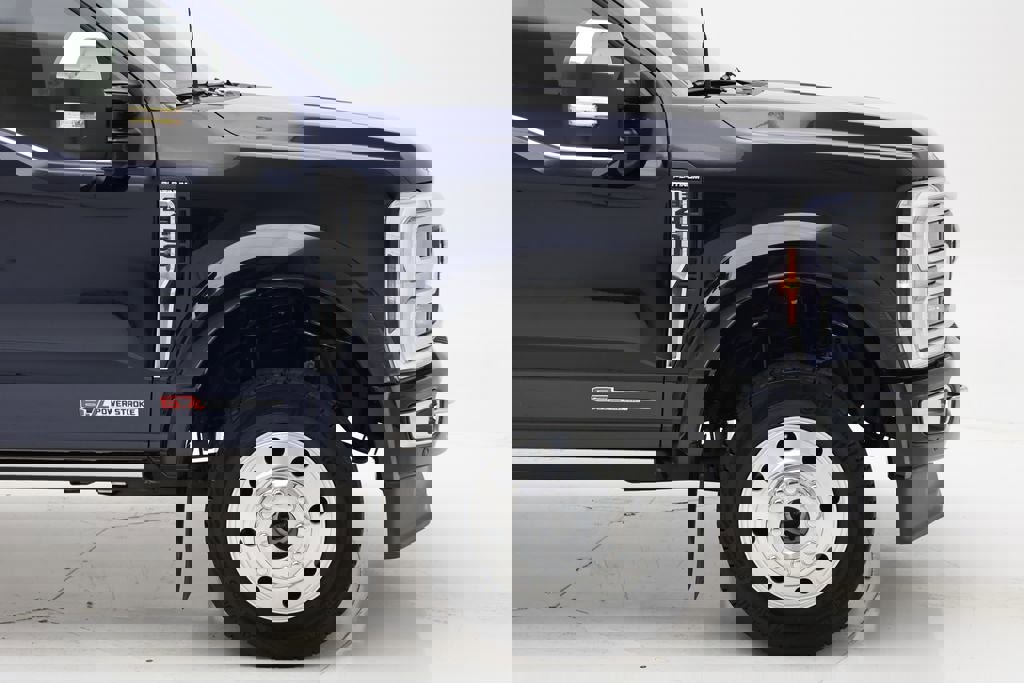 Used 2024 Ford F450 Platinum image 3