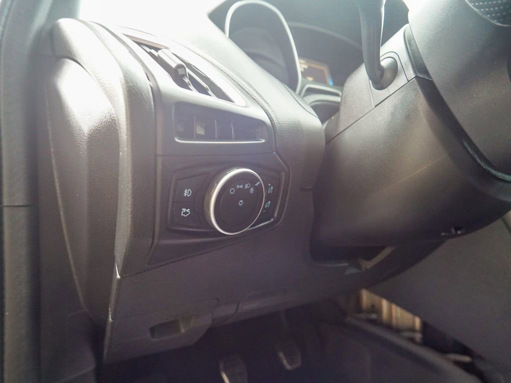 Used 2015 Ford Focus ST w/ Equipment Group 402A FWD image 17