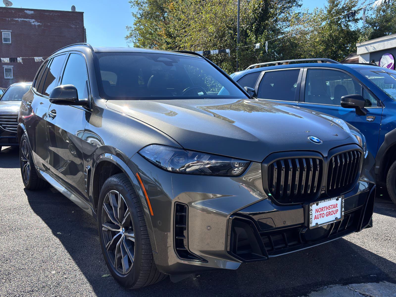 Used 2025 BMW X5 xDrive40i w/ M Sport Package image 3