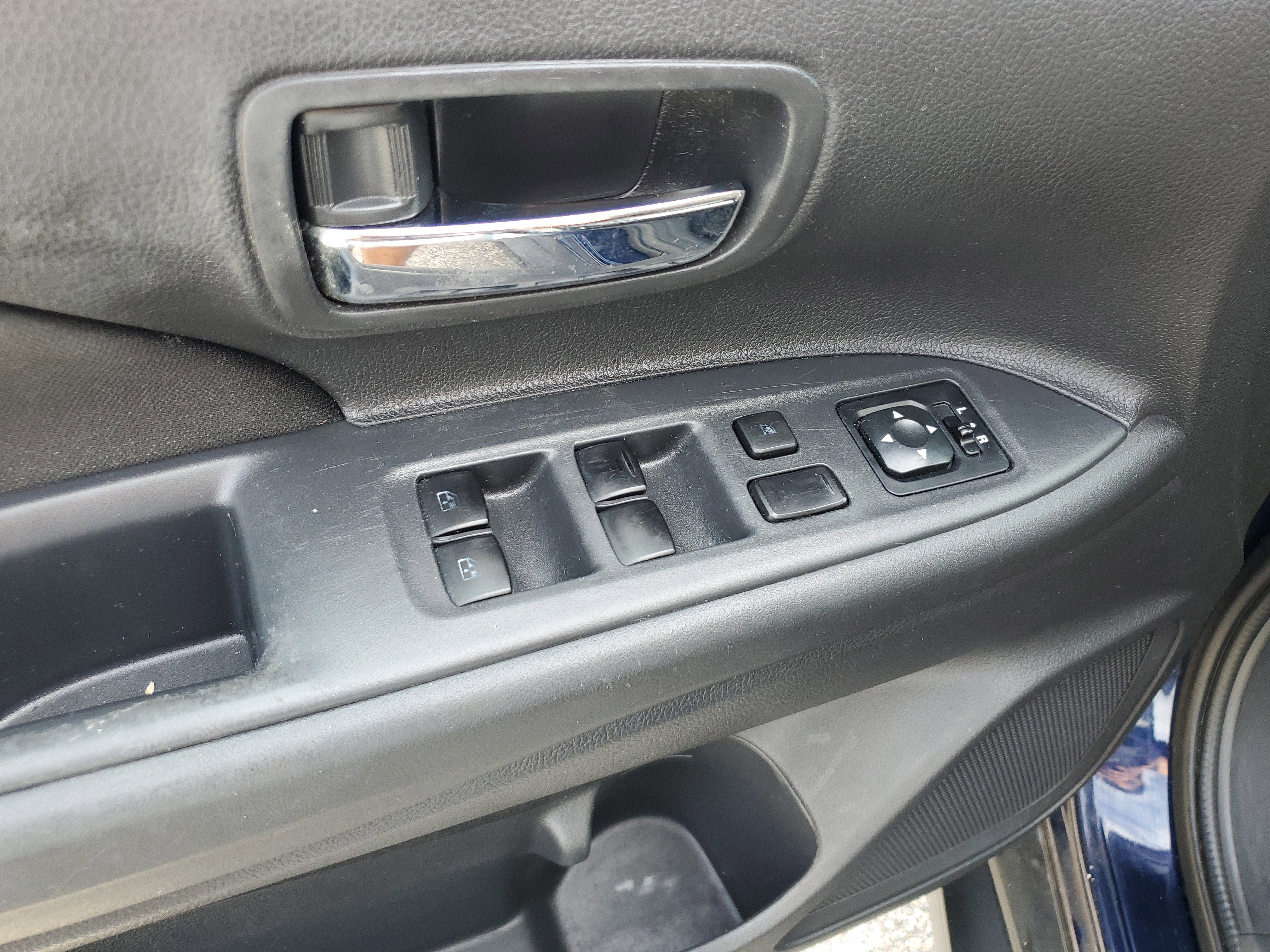 Used 2018 Mitsubishi Outlander ES image 20