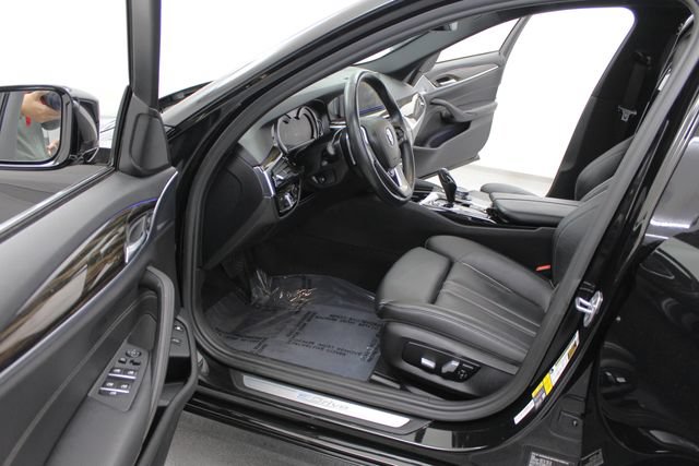 Used 2018 BMW 530e xDrive AWD/4WD image 16