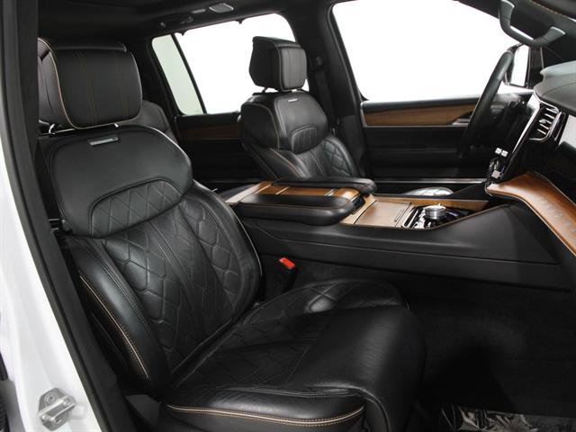 Used 2024 Jeep Grand Wagoneer L Series III image 18