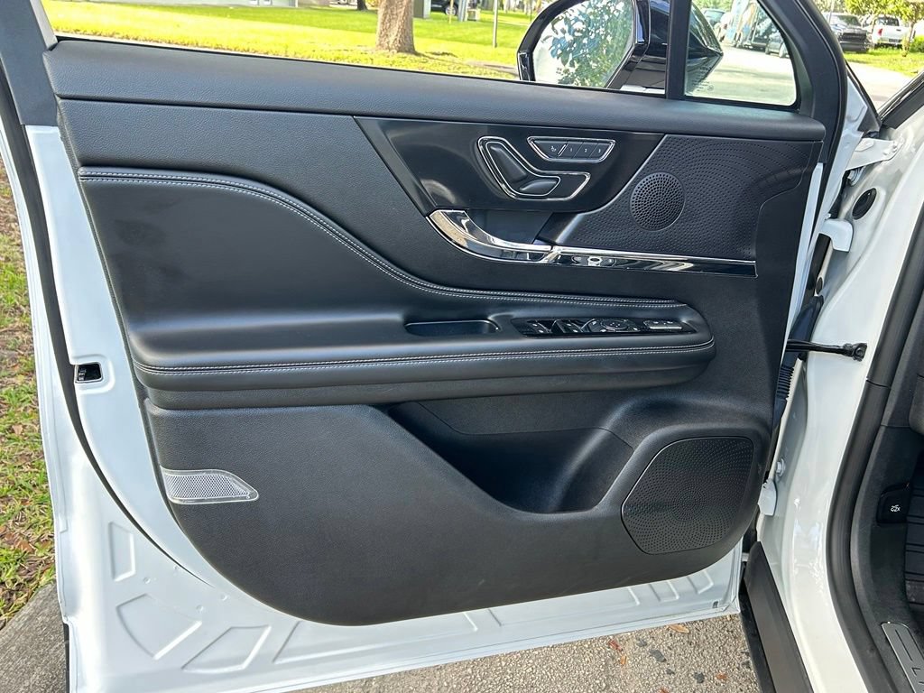 Used 2023 Lincoln Corsair FWD image 26