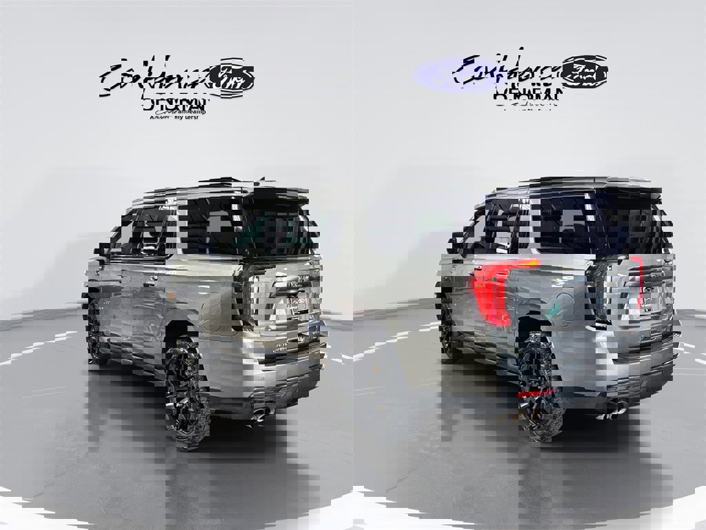 Used 2022 GMC Yukon XL AT4 image 6