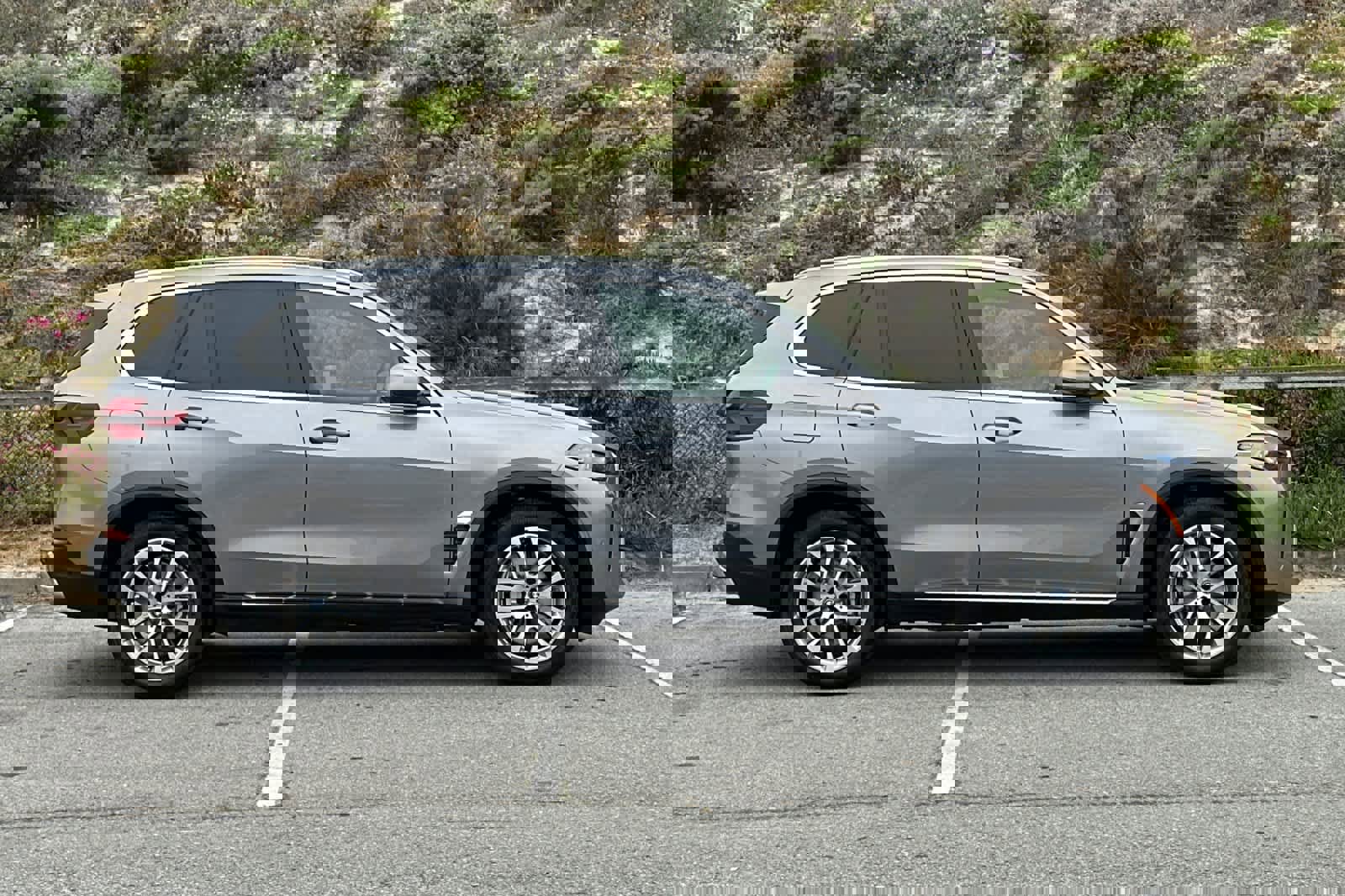 Used 2025 BMW X5 xDrive50e image 6