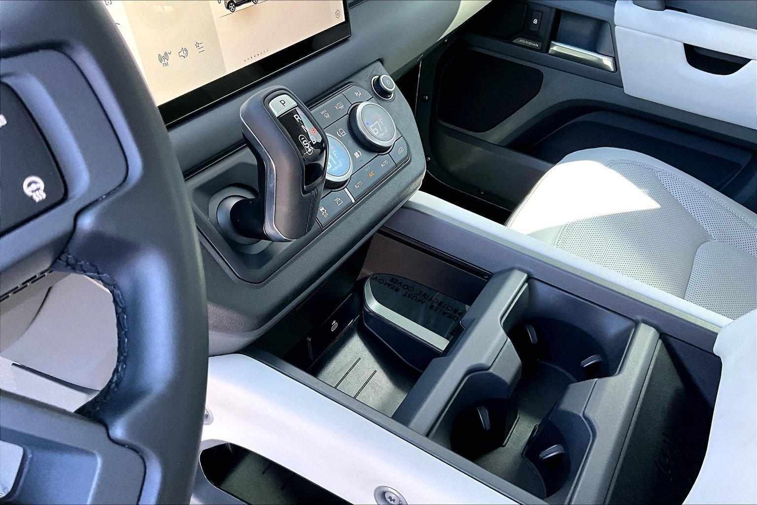 Used 2025 Land Rover Defender 110 S image 17