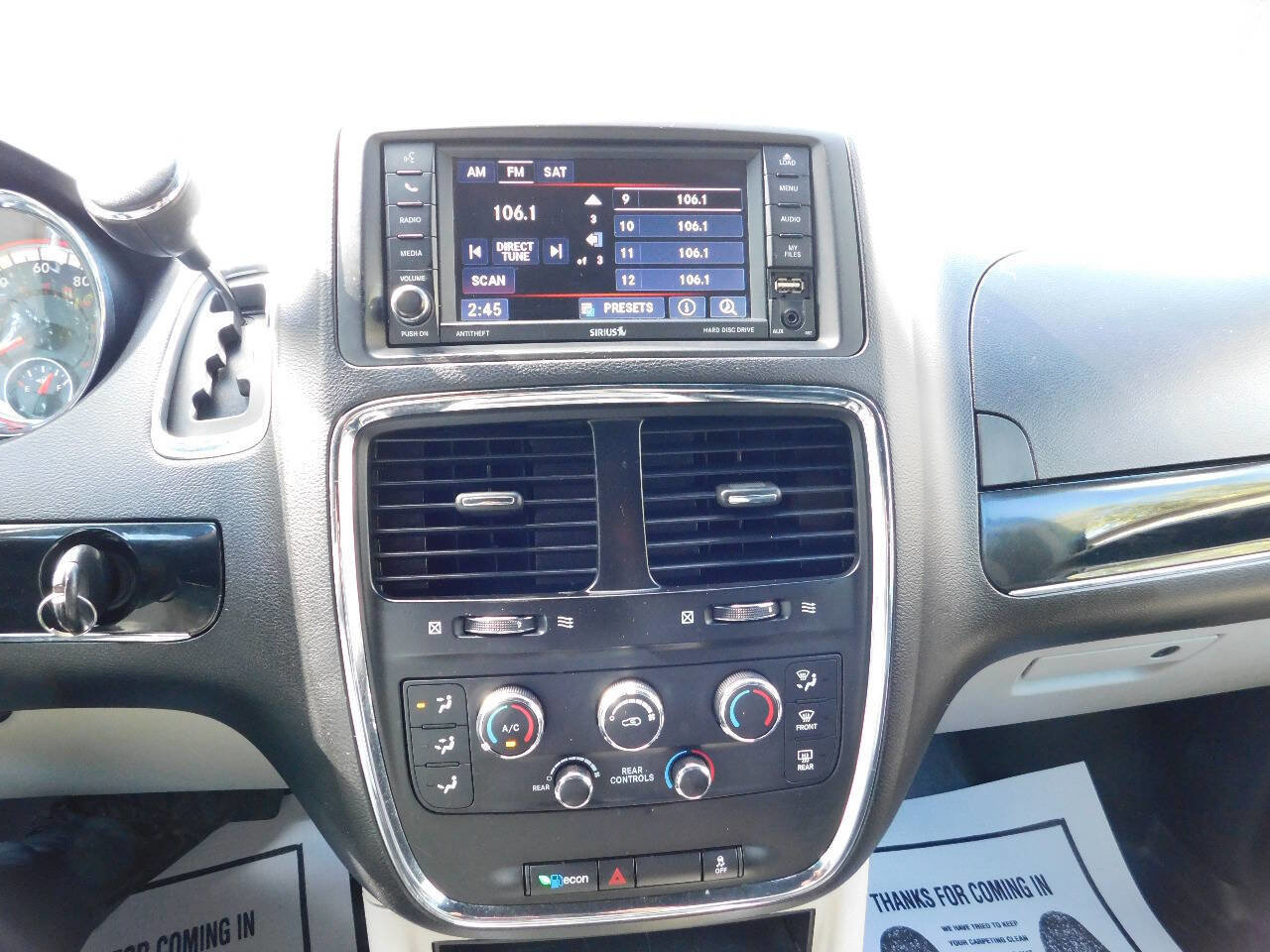 Used 2017 Dodge Grand Caravan SXT image 32