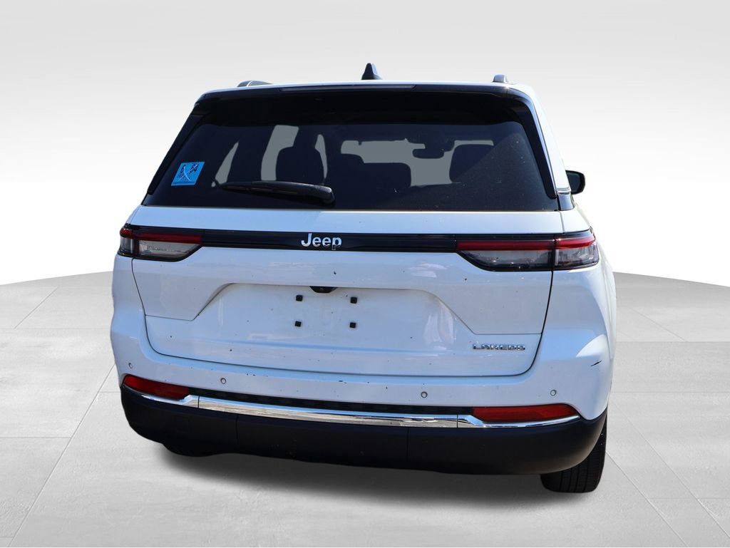 Used 2024 Jeep Grand Cherokee Laredo image 14