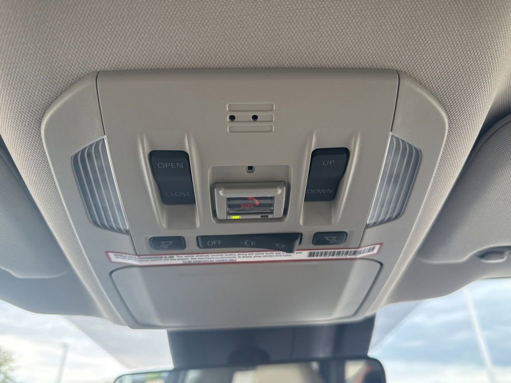 Used 2020 Toyota Highlander XLE AWD/4WD image 13