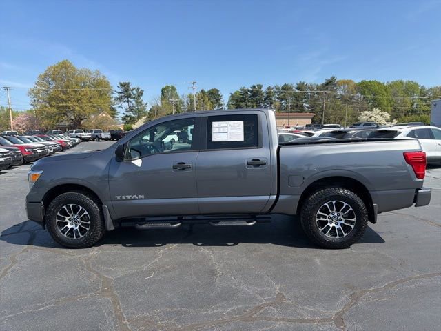 Used 2022 Nissan Titan SV image 4