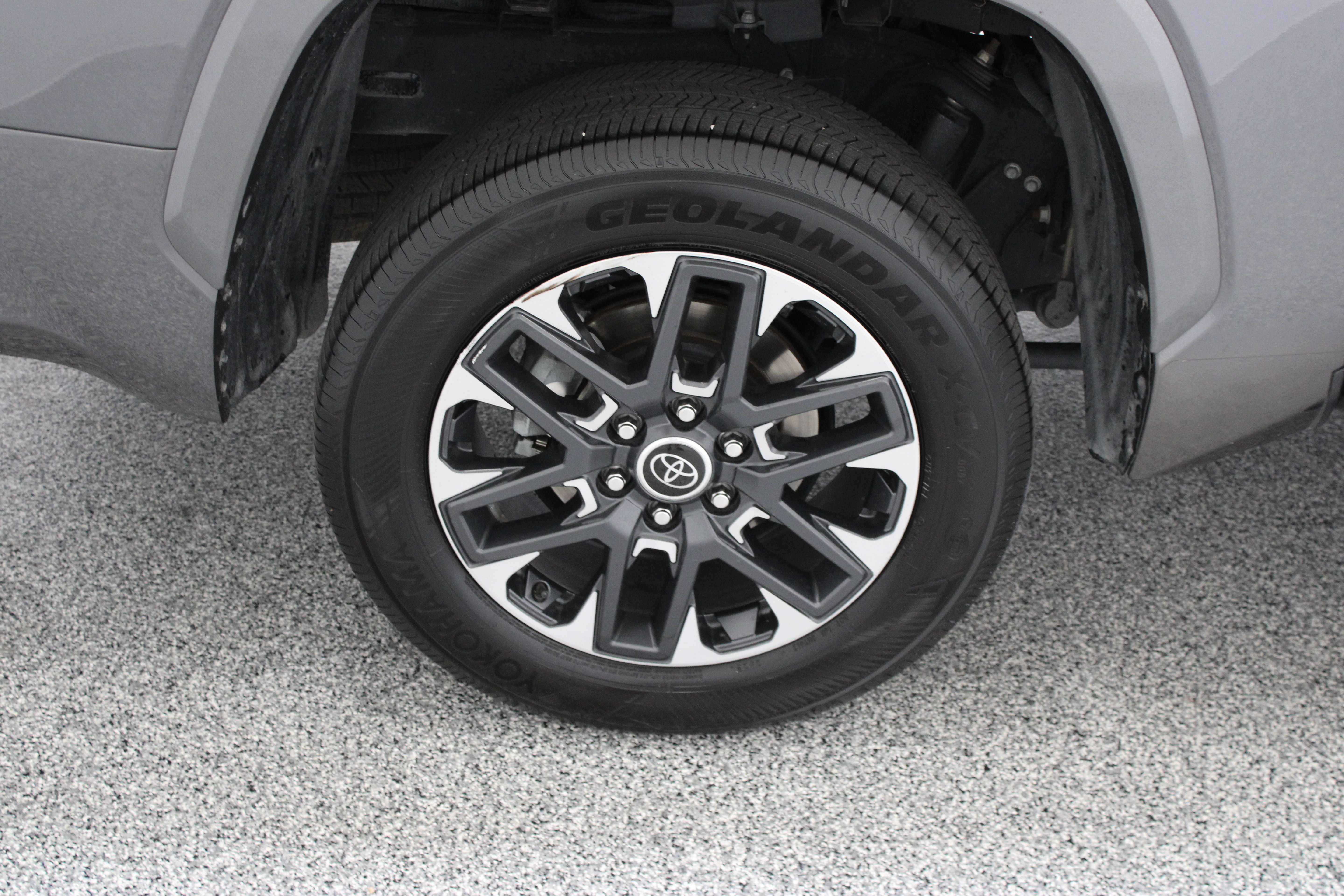 Used 2024 Toyota Tundra Limited AWD/4WD image 6