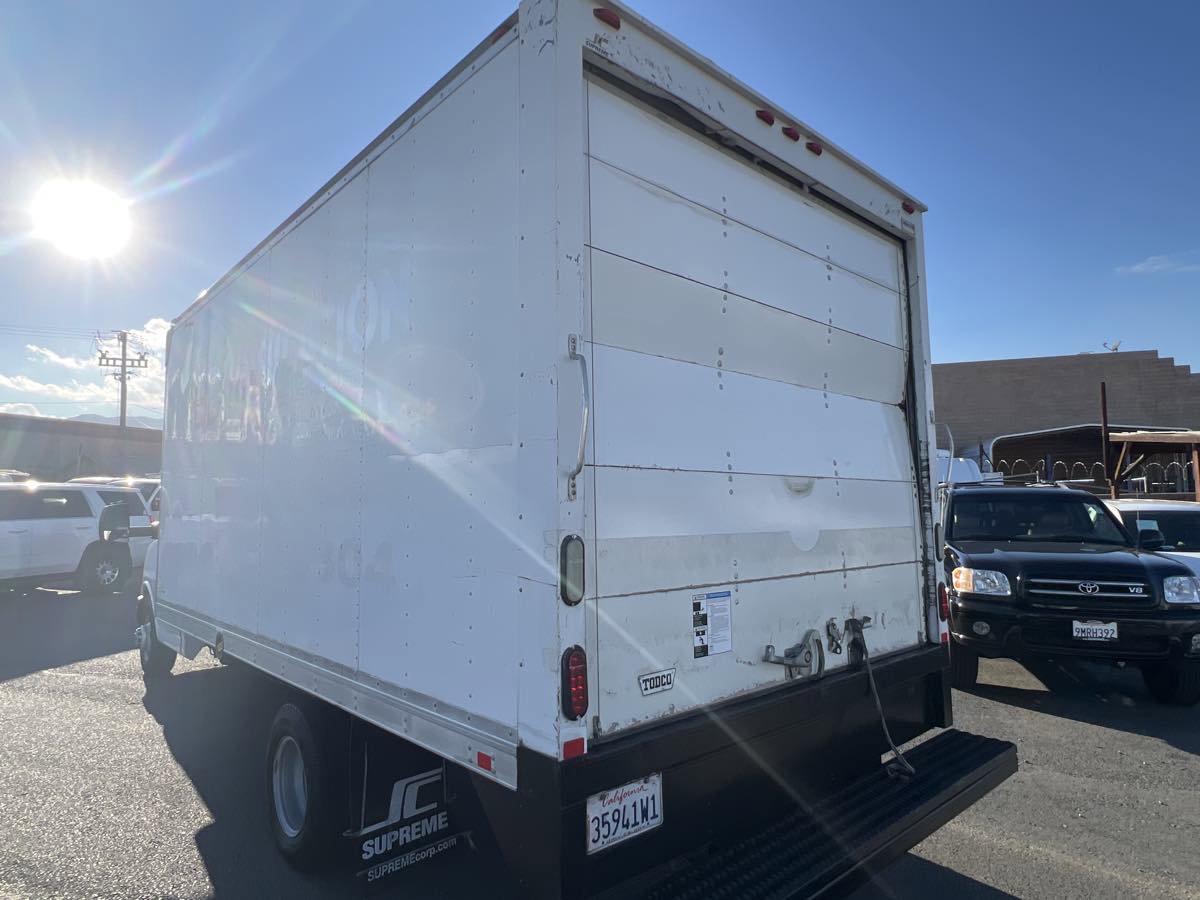 Used 2015 Chevrolet Express 3500 image 5