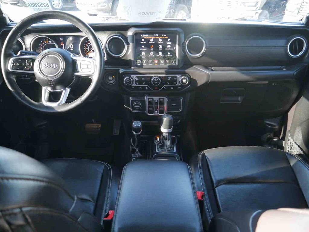 Used 2018 Jeep Wrangler Unlimited Sahara image 5