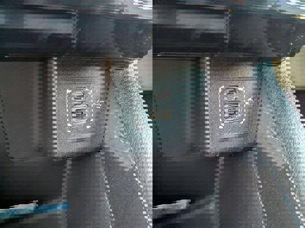 Used 2023 Jeep Compass Latitude image 22