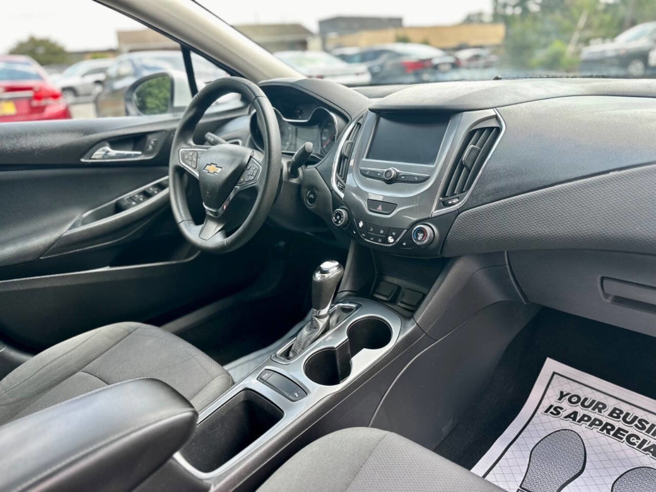 Used 2017 Chevrolet Cruze LT w/ Convenience Package FWD image 20