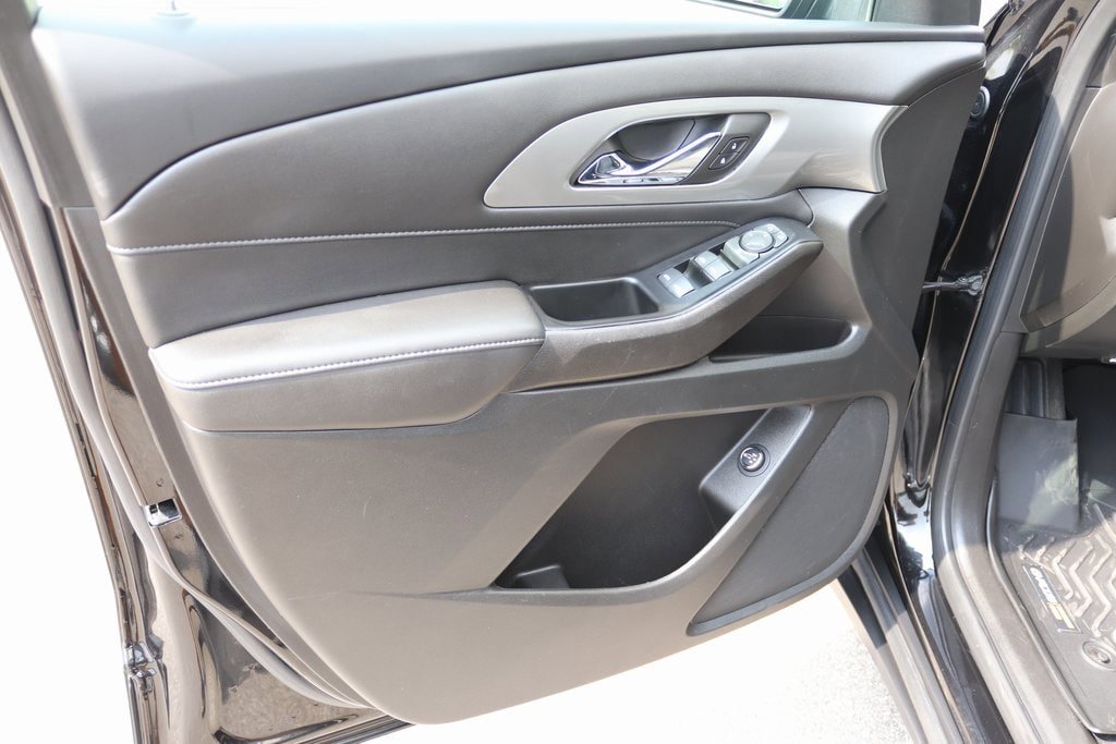 Used 2023 Chevrolet Traverse LT AWD/4WD image 14