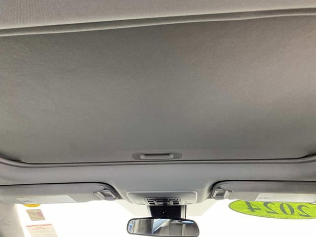 Used 2024 Toyota Camry SE w/ Cold Weather Package AWD/4WD image 11