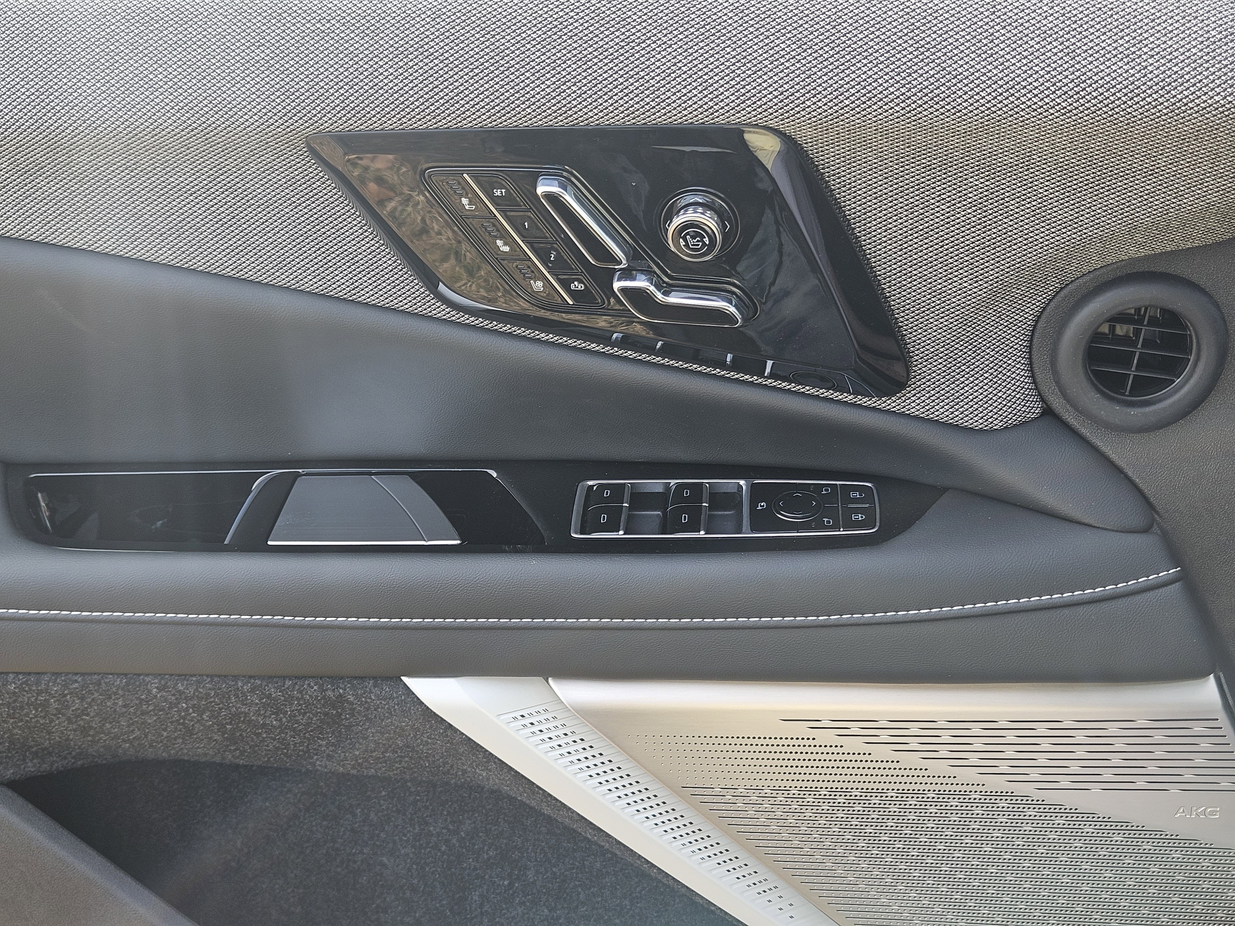 New 2026 Cadillac Optiq Sport 2 image 16