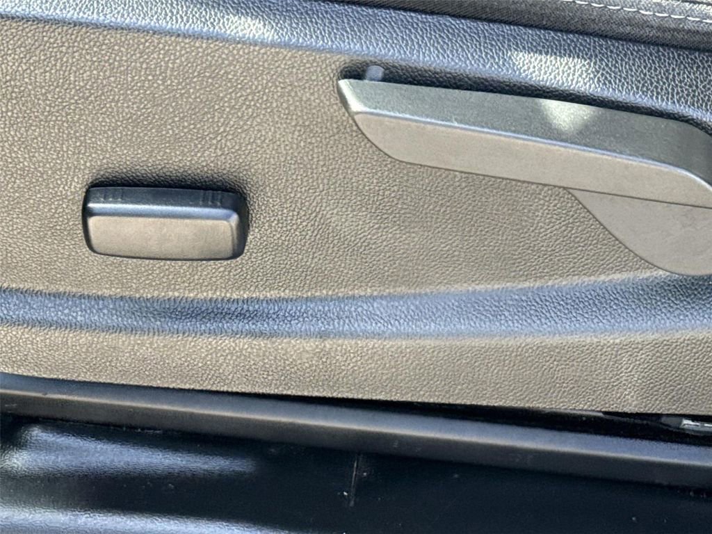 Used 2022 Chevrolet Colorado LT w/ Fleet Safety Package image 30