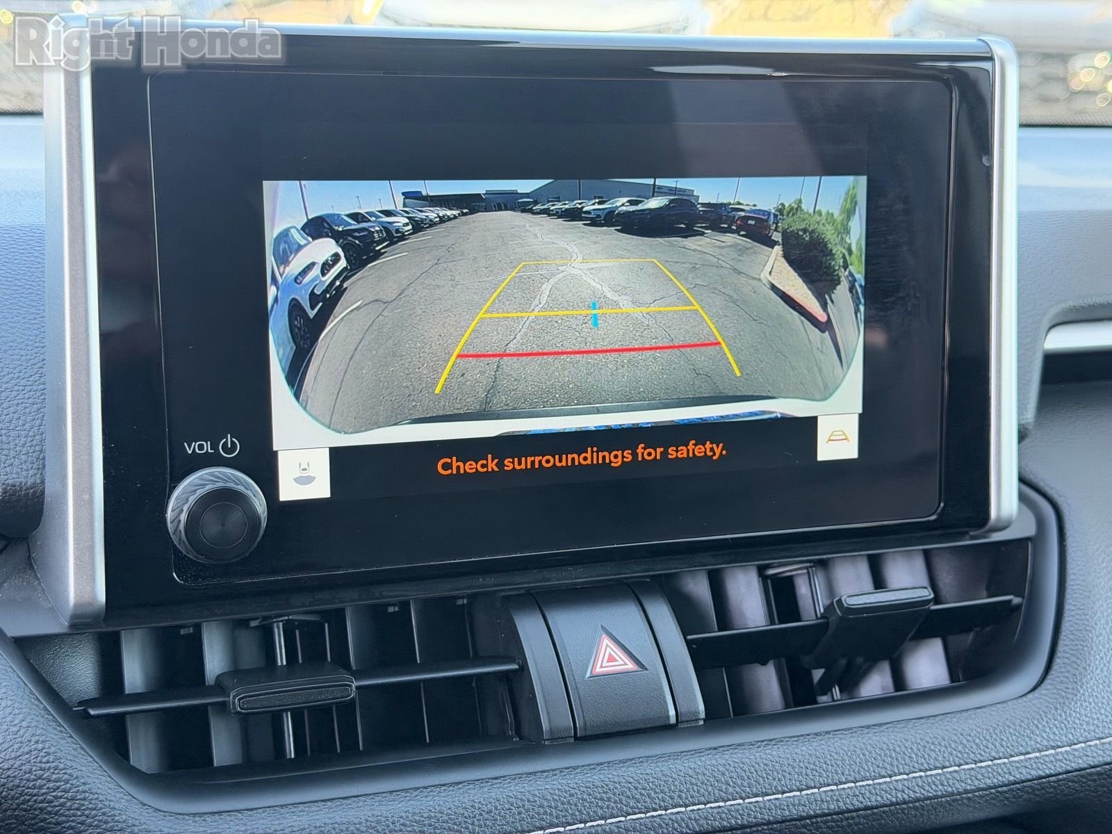 Used 2025 Toyota RAV4 XLE FWD image 27