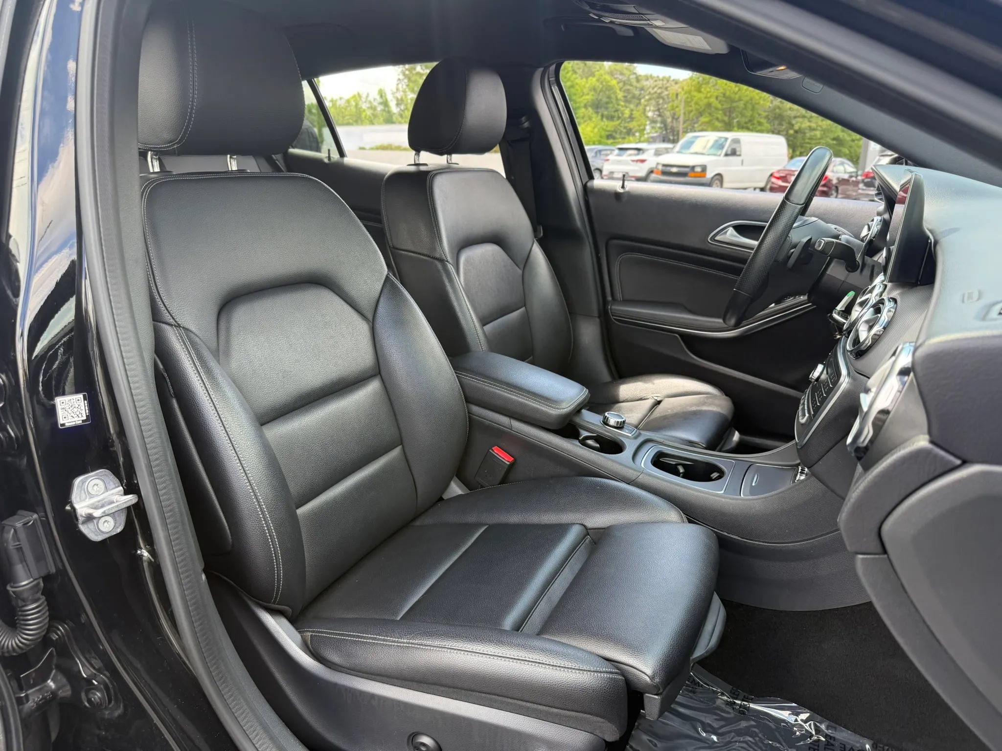 Used 2020 Mercedes-Benz GLA 250 w/ Premium Package image 24