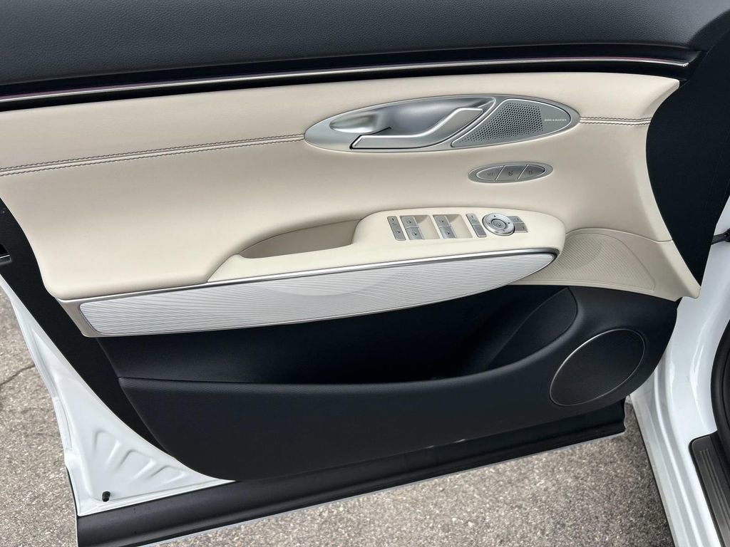 New 2026 Genesis GV70 2.5T Advanced image 17