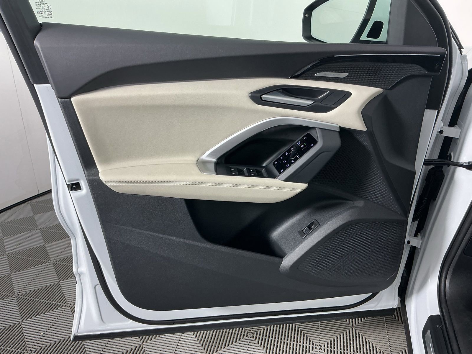 Used 2025 Audi Q5 Premium Plus w/ Premium Plus image 20