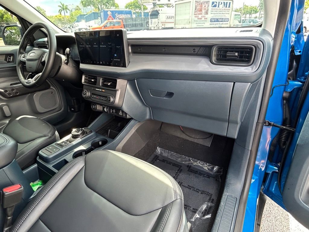 Used 2025 Ford Maverick Lariat w/ Black Appearance Package AWD/4WD image 25