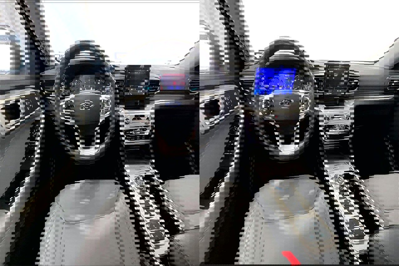 Used 2021 Ford Explorer XLT w/ Equipment Group 202A image 14